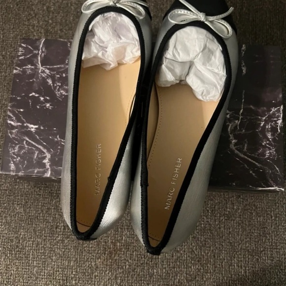 Marc Fisher Black and Silver Flats with Bow - Picture 3 of 5